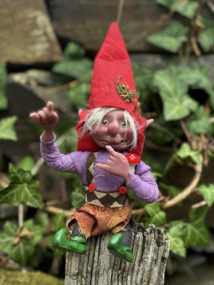Baby Caretaker Elf - Embraces Their First Dreams